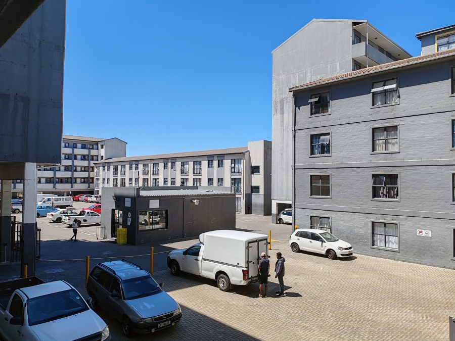 1 Bedroom Property for Sale in Maitland Western Cape